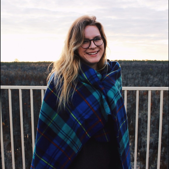 Meet your Posher, Cassidy - Picture 1 of 1