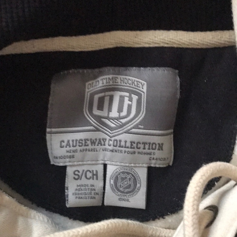 Blackhawks Jersey Hoodie - Picture 5 of 6