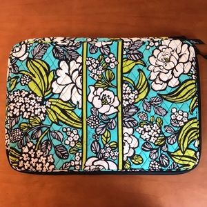 Vera Bradley Laptop Case in Island Blooms