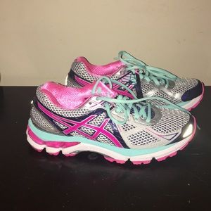 Women's ASICS dynamic duomax GT 2000 tennis shoes