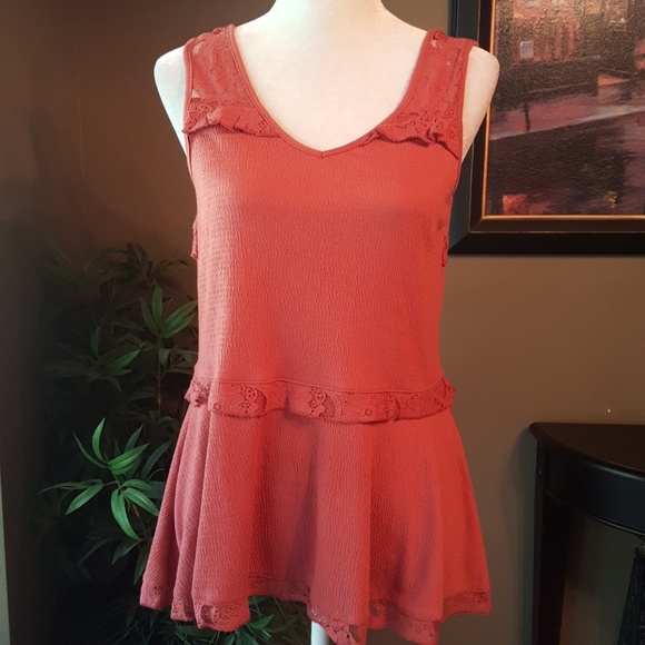 Cupio Top - Picture 1 of 7