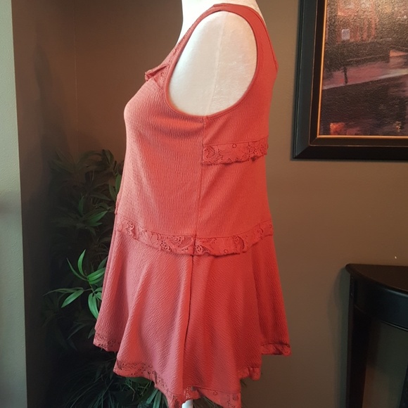 Cupio Top - Picture 2 of 7