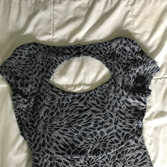 Dress - Picture 3 of 5