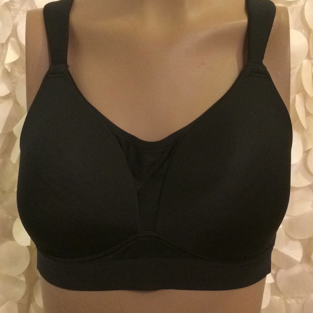 Lucy sports bra black size 36D