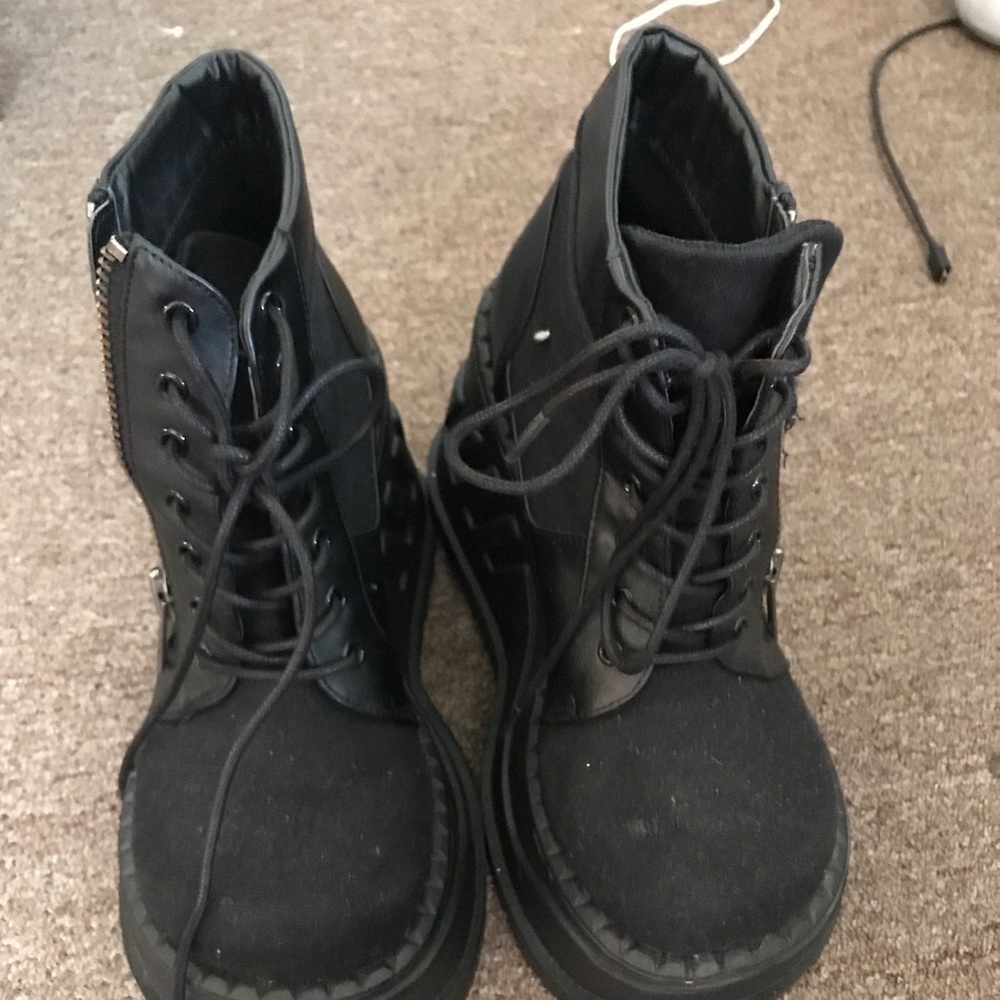 Demontia stomp platform shoes