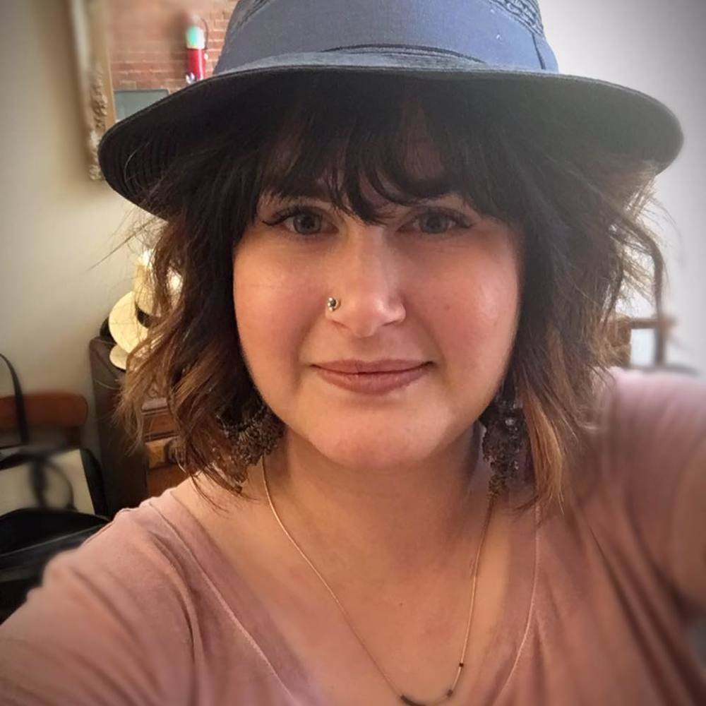 Meet your Posher, Crystal