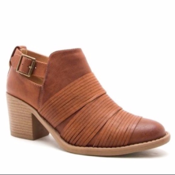 ❗️LAST PAIR❗️Brown Buckle Ankle Booties - Picture 2 of 2