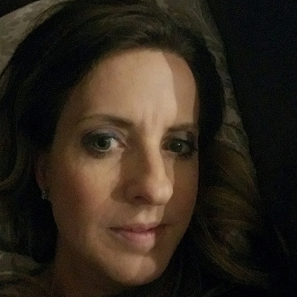 Meet your Posher, Gretchen - Picture 1 of 1