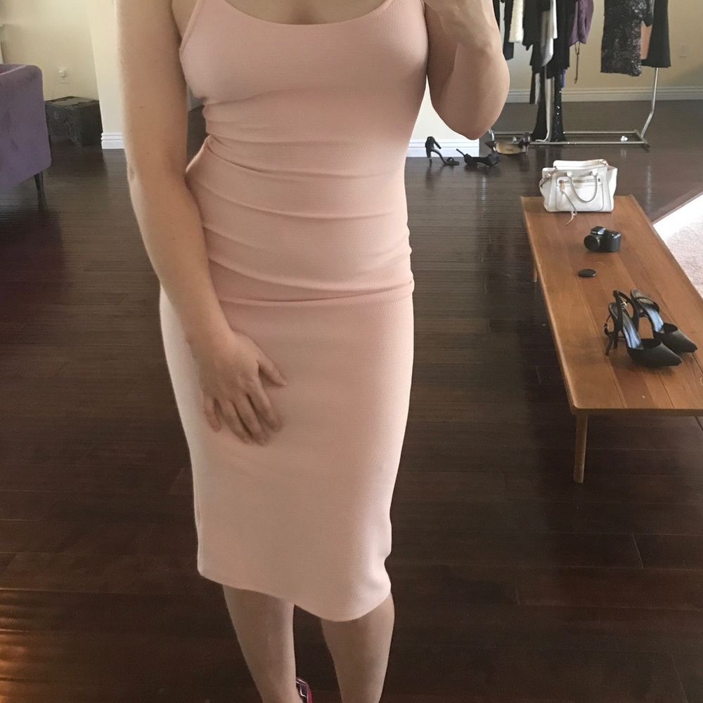 Sexy bodycon dress, light pink. Total Kim K vibes