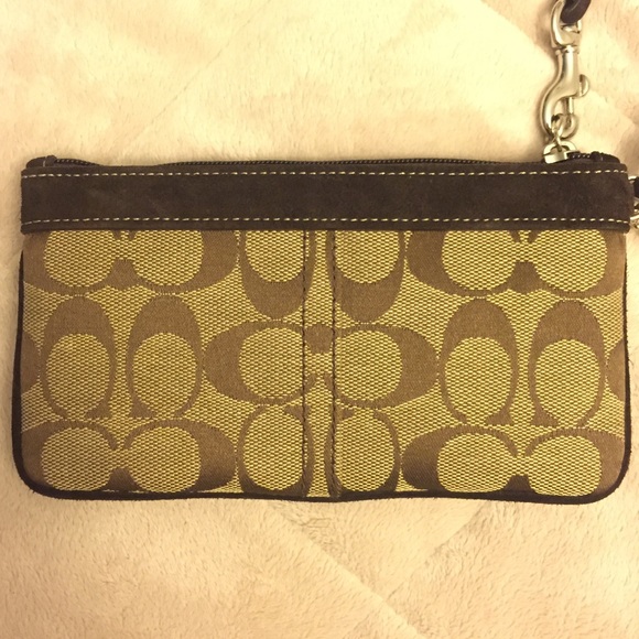 NWT Coach Signature Beaded Wristlet - Picture 3 of 7