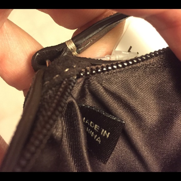 NWT Coach Signature Beaded Wristlet - Picture 6 of 7