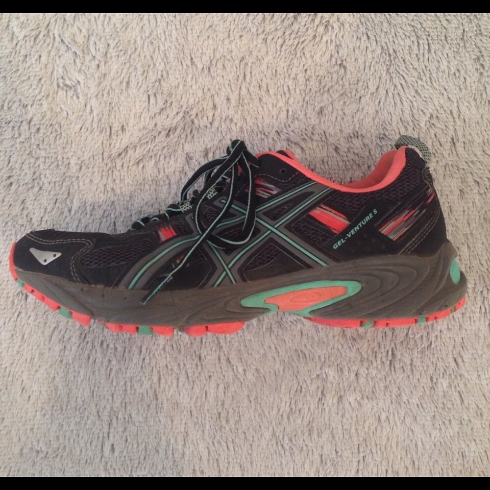Asics Ventura 5 size 8