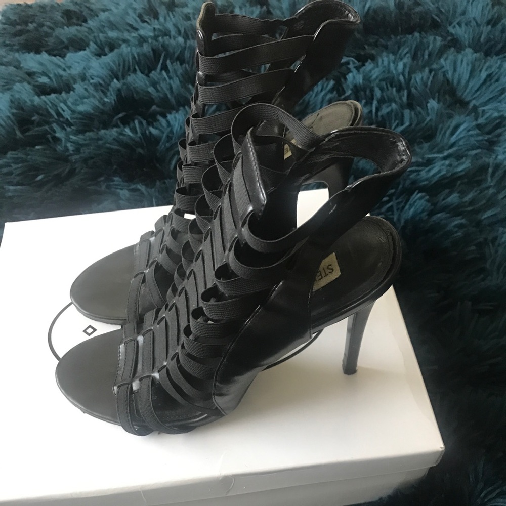 Steve Madden Stretche heels