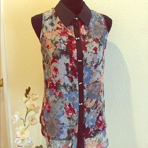 🔴 3/$10 Sleeveless Tulip/Split Back Floral Top