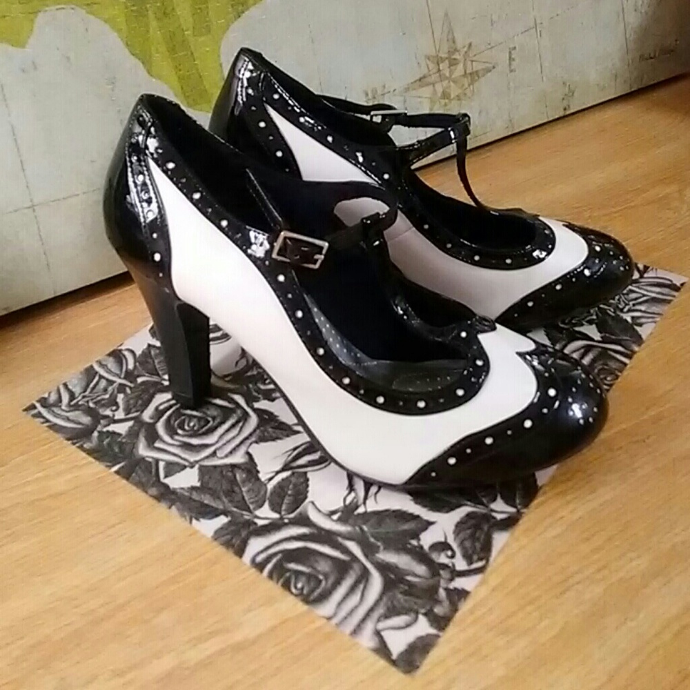 Retro Vintage Halloween Matilda T-strap size 6.5