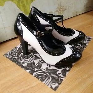 Retro Vintage Halloween Matilda T-strap size 6.5