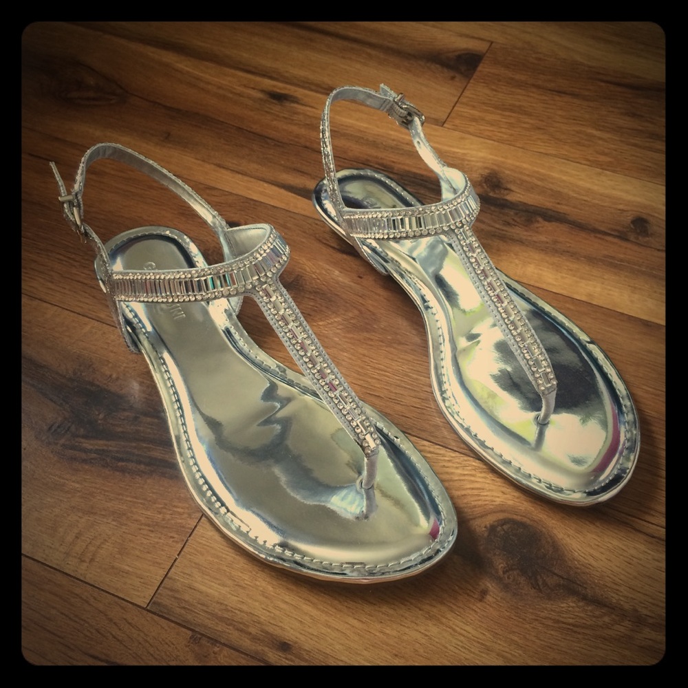 Gianni Bini Silver sandals Almost new
