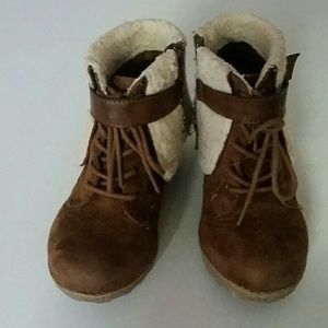 MUDD Girls ankle high boots size 12 Brown Suade