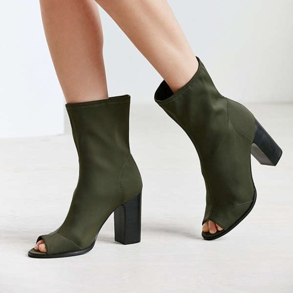 🆕 Open Toe Glove Boot In Olive and Black