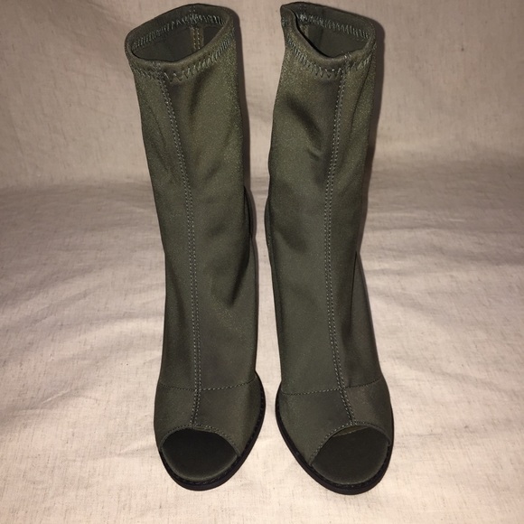 🆕 Open Toe Glove Boot In Olive and Black - Picture 3 of 3
