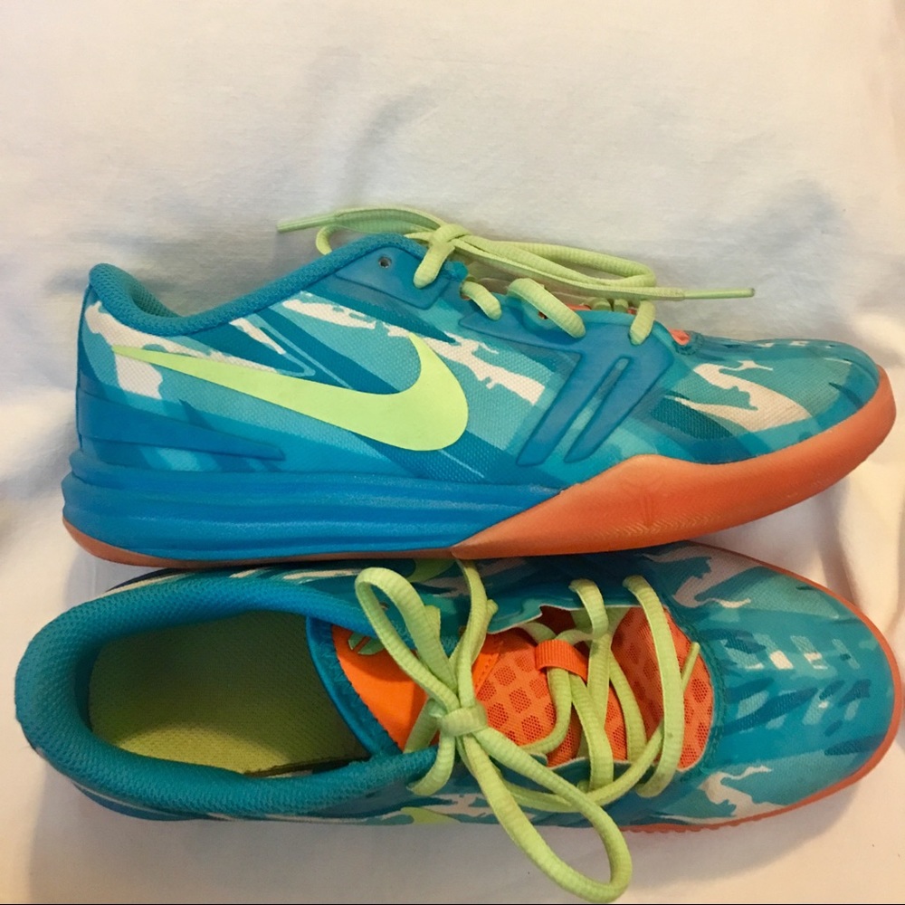 NIKE boys tennies - Picture 3 of 3
