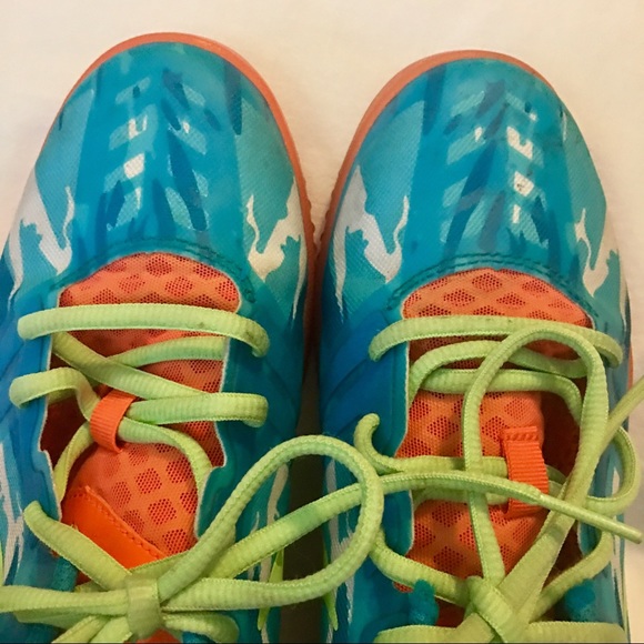 NIKE boys tennies - Picture 2 of 3