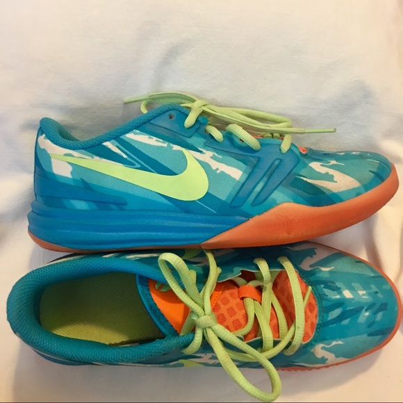 NIKE boys tennies - Picture 3 of 3