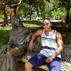 Meet your Posher, Lawrence