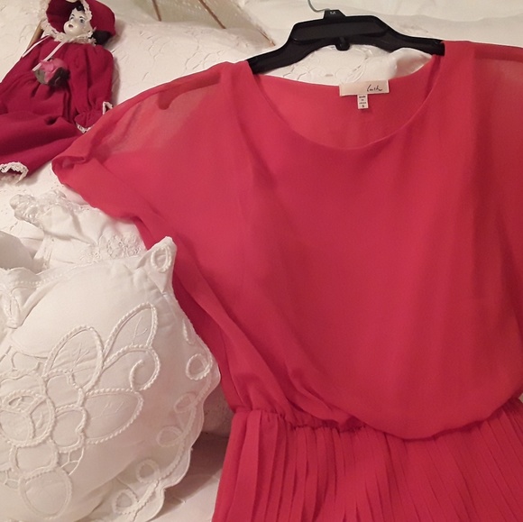 BEAUTIFUL CORAL LINED PLEATED DRESS BY LUSH S - Picture 5 of 8