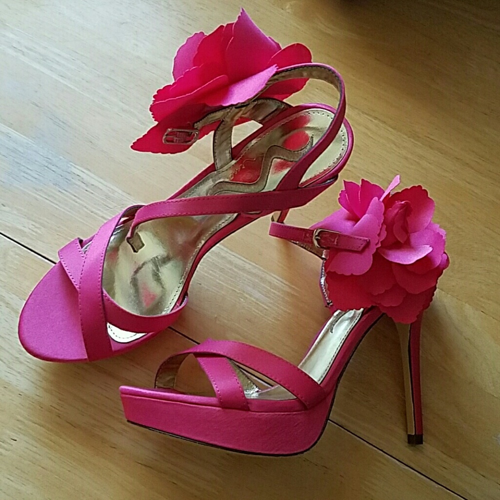 ❤V-day SALE ❤NWOT Hot Pink Nina Flower Heels
