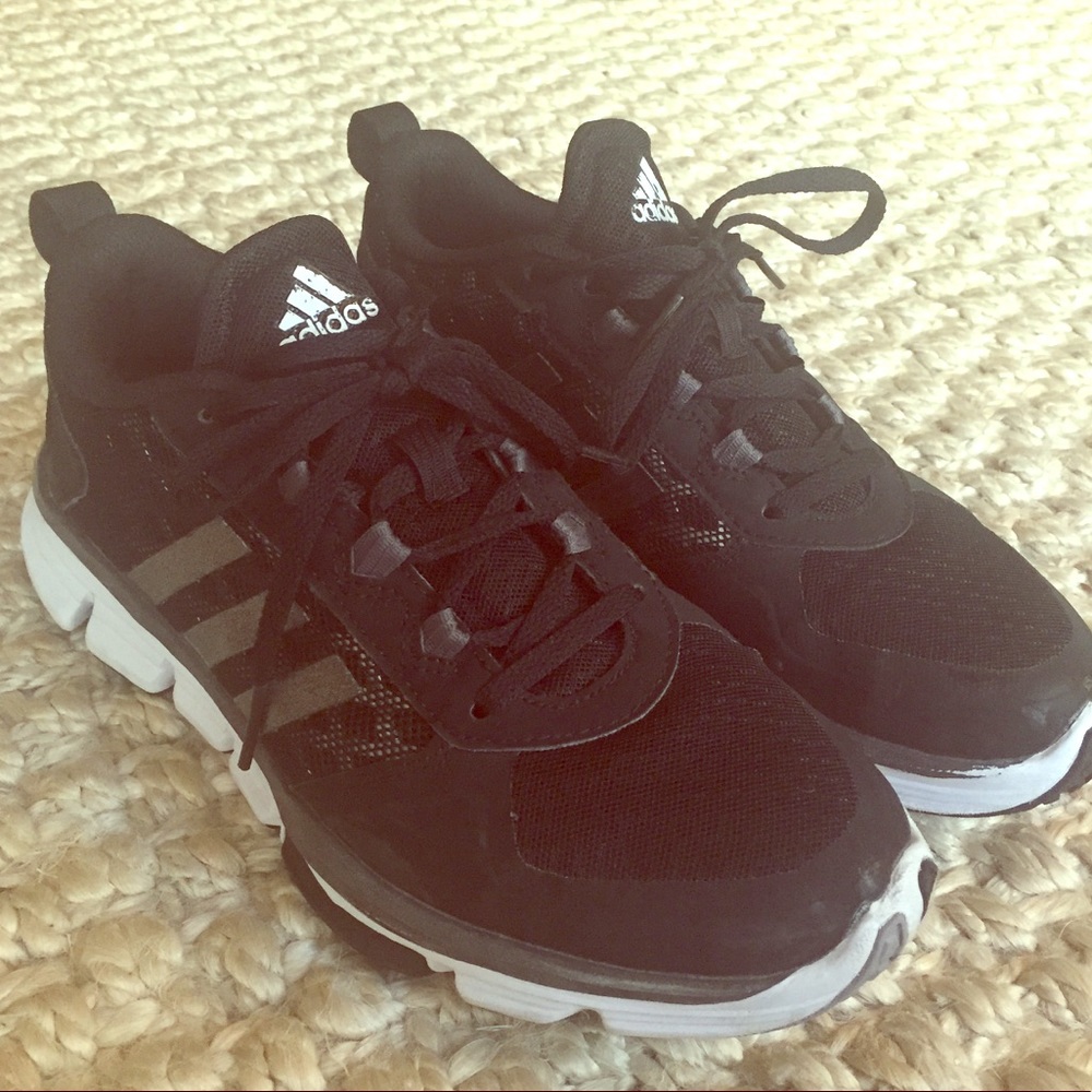 Adidas Sneakers 👟