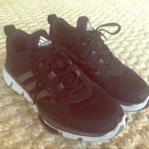 Adidas Sneakers 👟