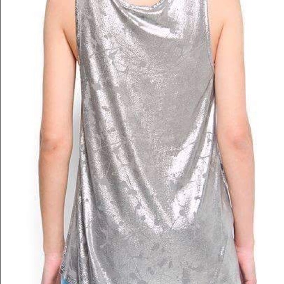 Metallic Tee Shirt Shine Party Casual Wear NWT - Picture 2 of 4