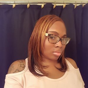 Meet your Posher, Denise