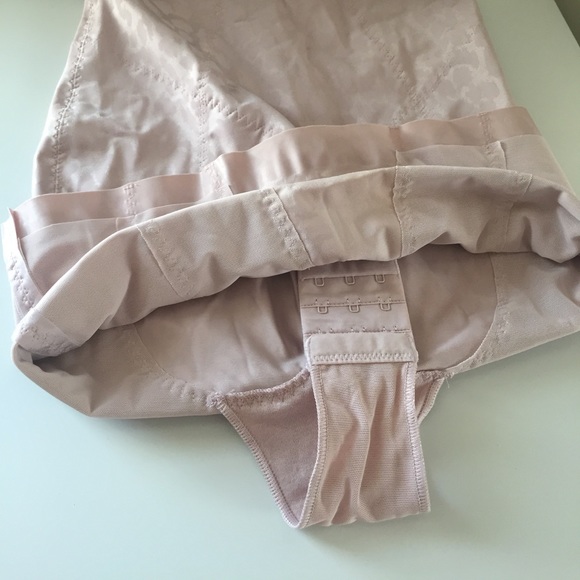 La dea del piacere Mini skirt and panties