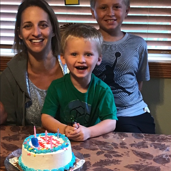 Meet Your Posher!!❤️ - Picture 5 of 7