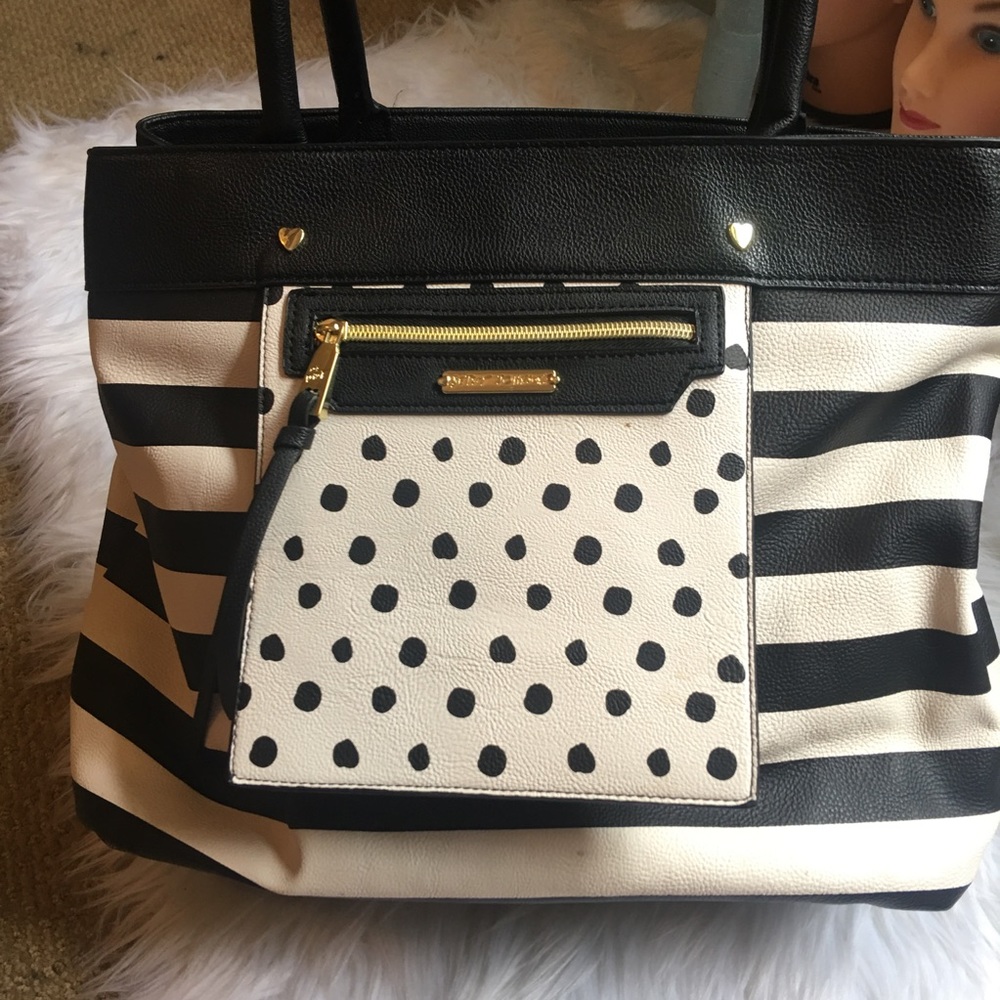 🚫Sold🚫Betsy Johnson bag.