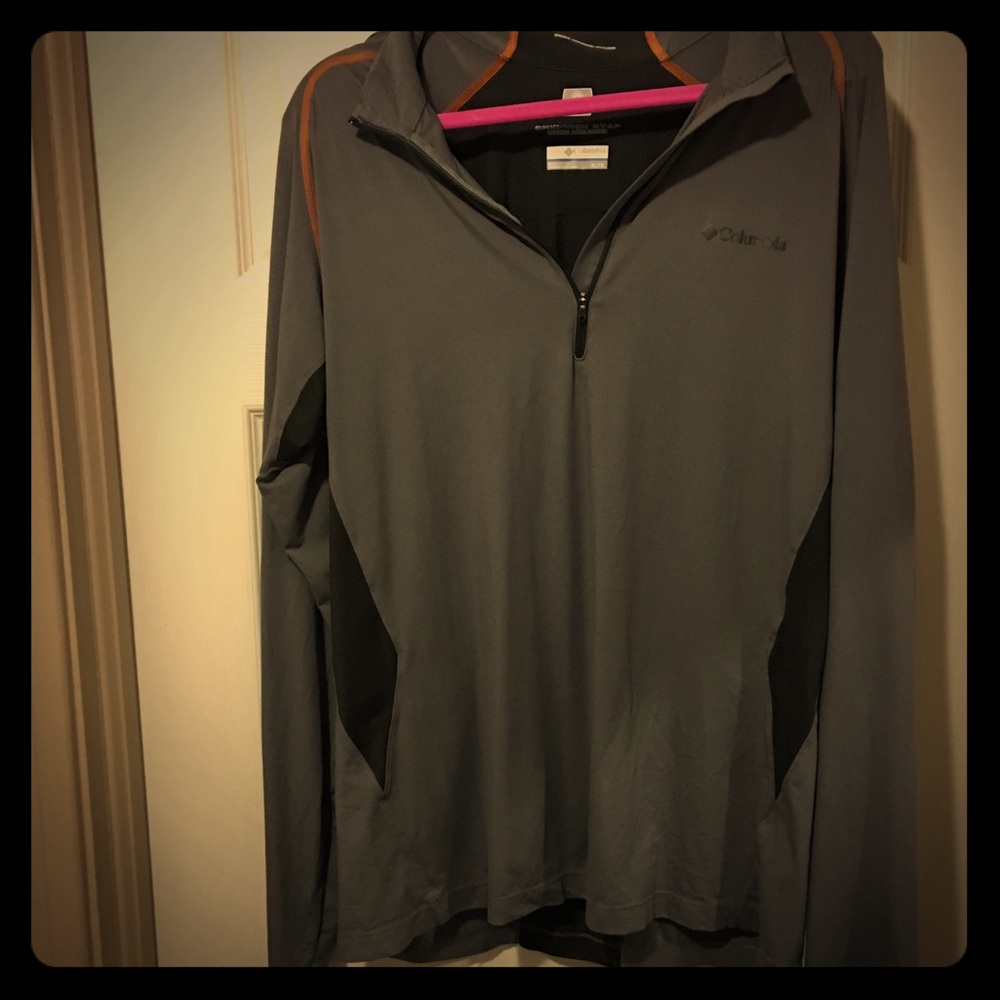 Men's Columbia sweatwicking pullover EUC