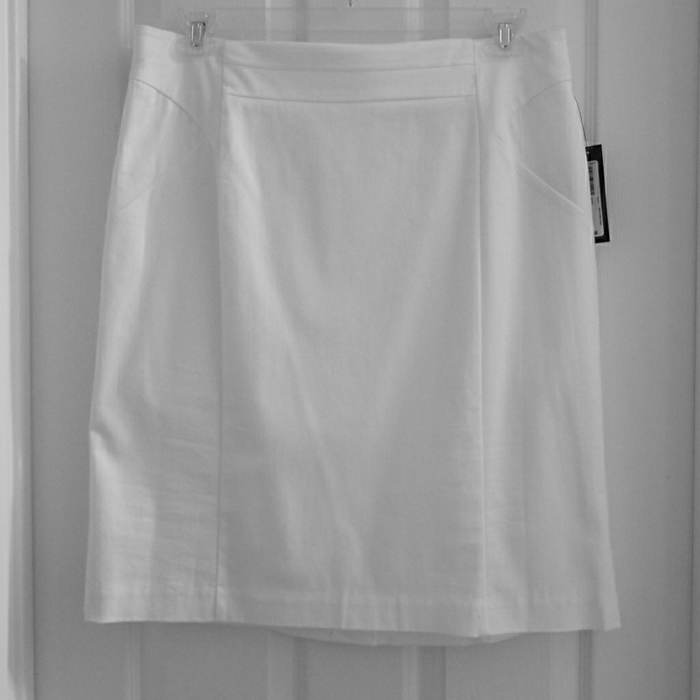 Worthington White Pencil Skirt