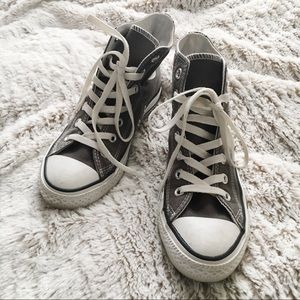 CONVERSE Sz7 (Mens4/Womens6)