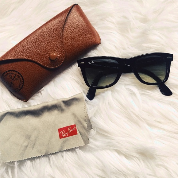 🚫SOLD🚫RayBan sunglasses - Picture 1 of 2