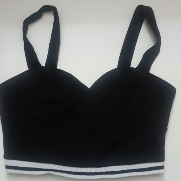 Black crop top - Picture 2 of 3