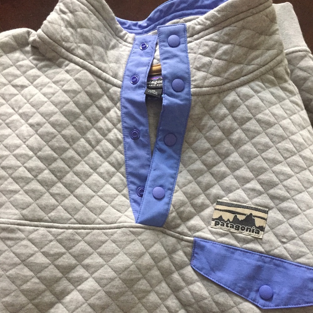 Pullover sweater in great condition!