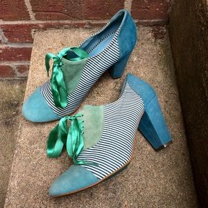 Desigual Fresno teal striped heels