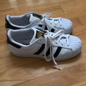 Adidas superstars