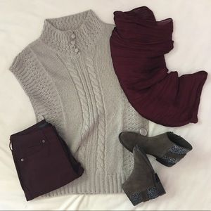 Sleeveless Tunic Sweater - medium