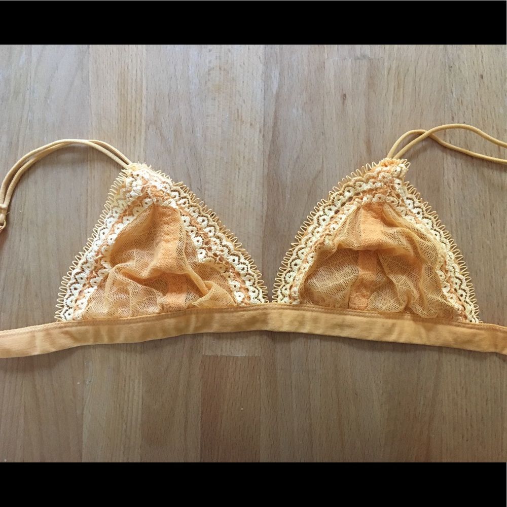Lacy yellow bra NWOT