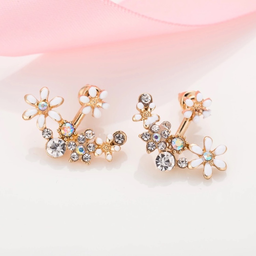 White Daisy Earrings