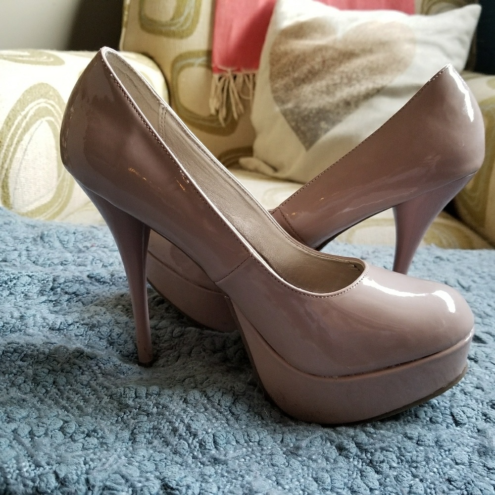 Sexy nude pumps