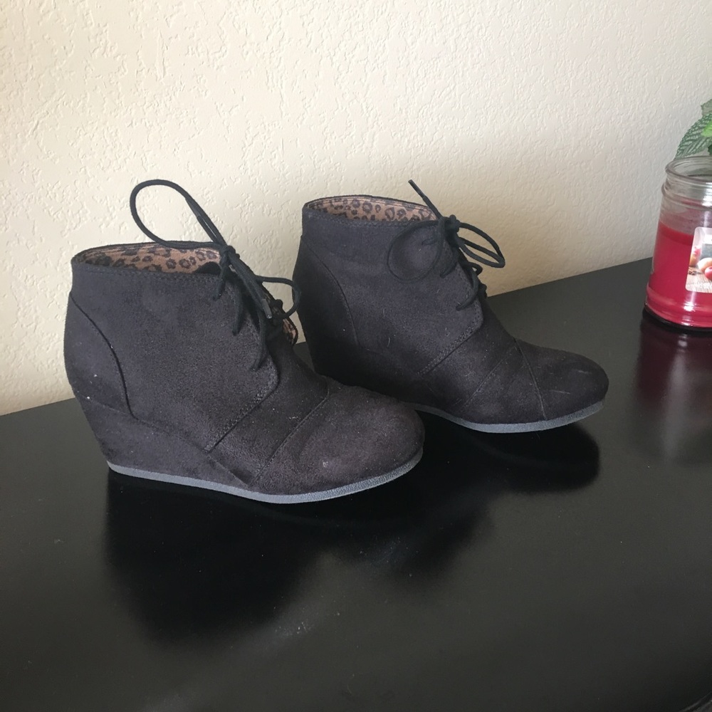 🔴🔴 SOLD 🔴🔴 Stylish Black Booties